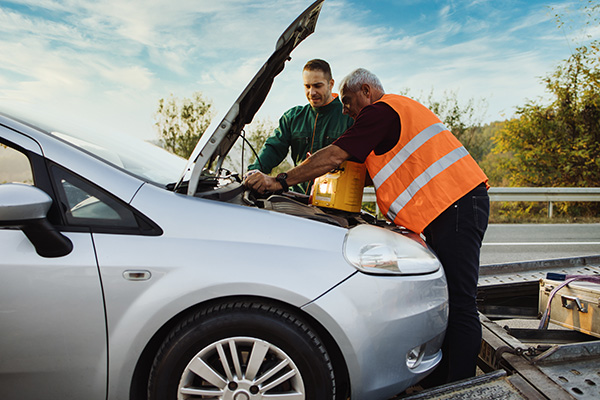 How Can Roadside Assistance Save You in an Emergency? | Inmon Automotive